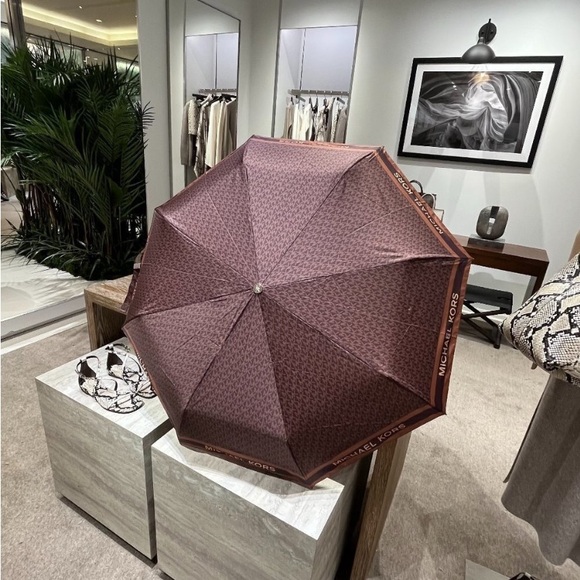 NWT Michael Kors Umbrella “MK” Logo Signature Design Brown. - Picture 1 of 9